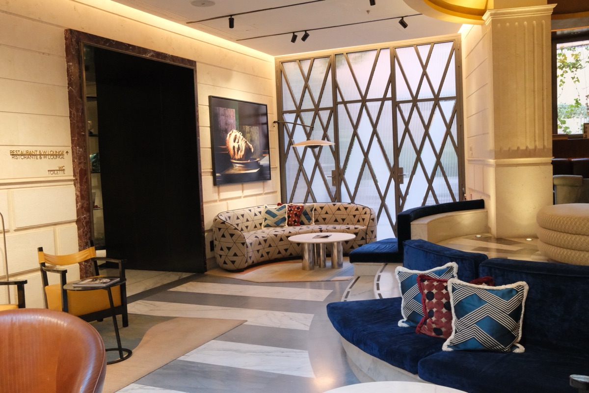 Wローマのフロントロビー