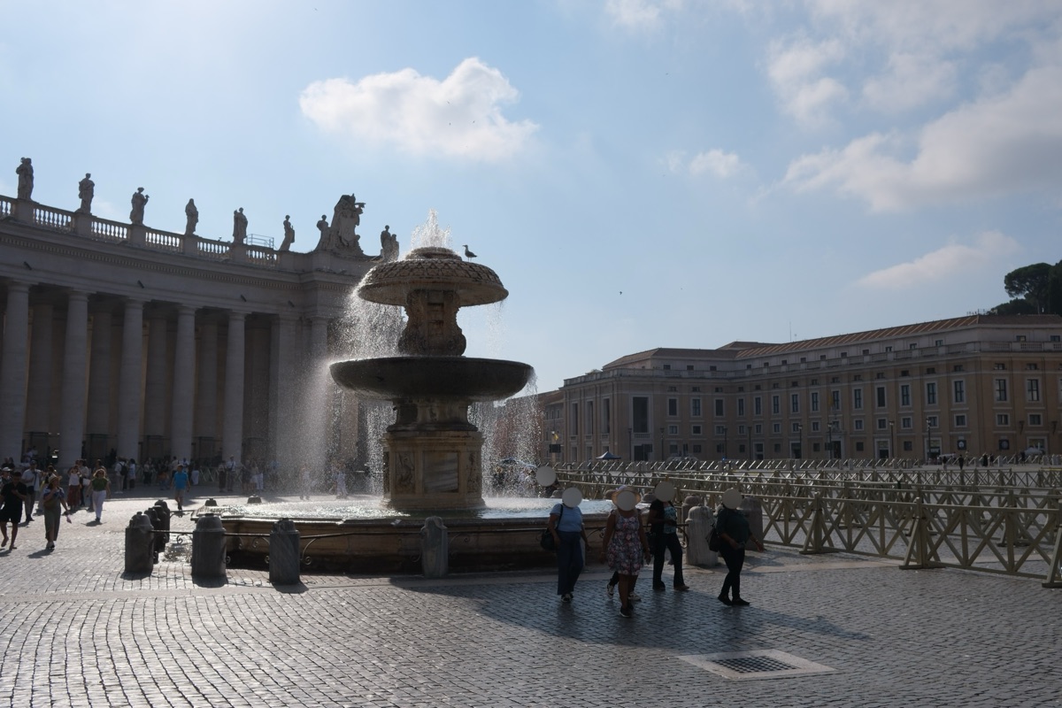 サン・ピエトロ大聖堂の目の前にある噴水