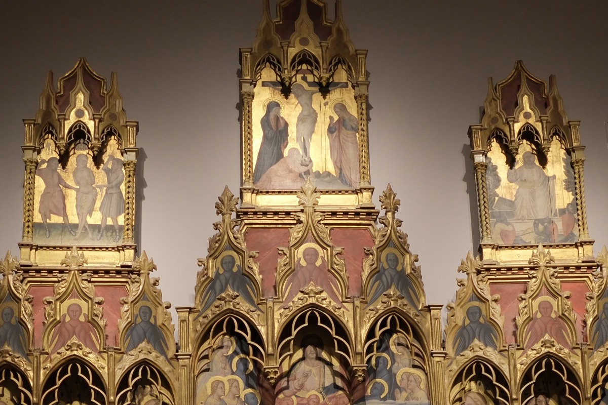 受胎告知と諸聖人のポリプティクの上部