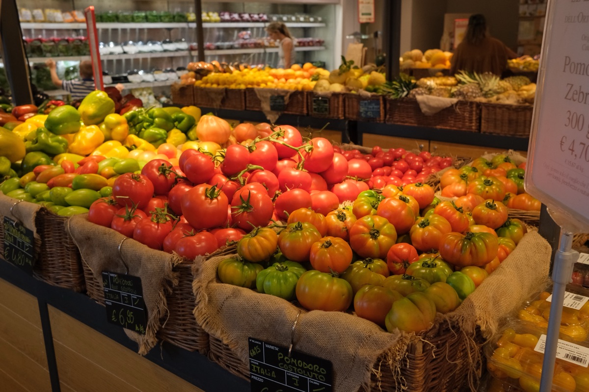 イータリー・ローマで売られていたトマト