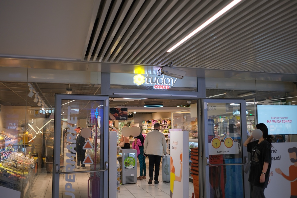 テルミニ駅のトゥデイ・コナッド