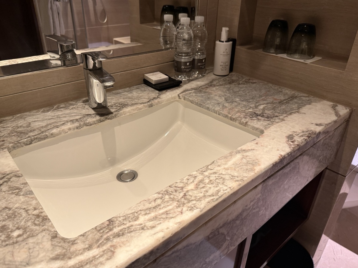 JWマリオット・ホテル北京セントラルの部屋の洗面