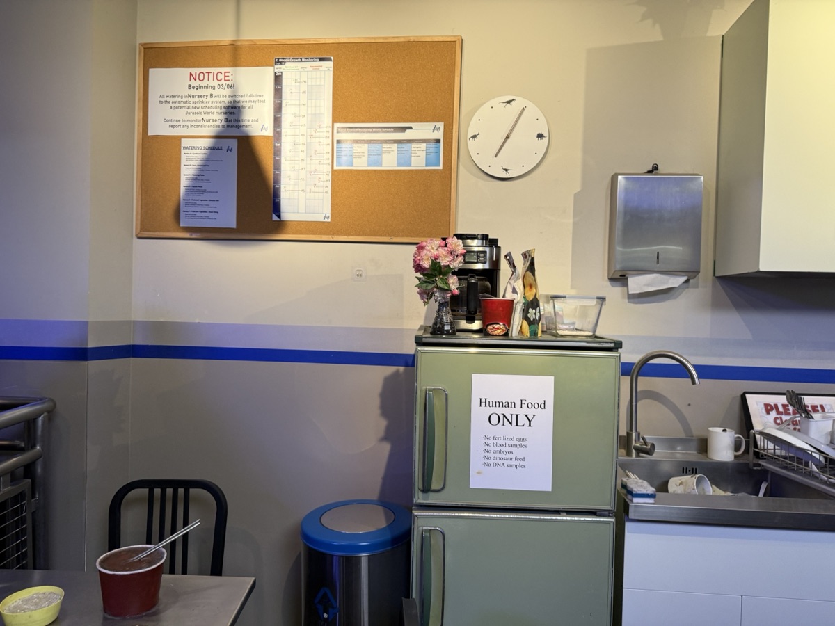 ジュラシック・フライヤーズの待ち列の研究者の生活エリア