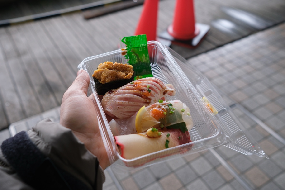 活きいき馬関街で売られている寿司