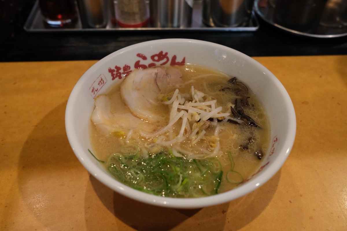 九州筑豊ラーメン山小屋 新北九州空港店　ラーメン