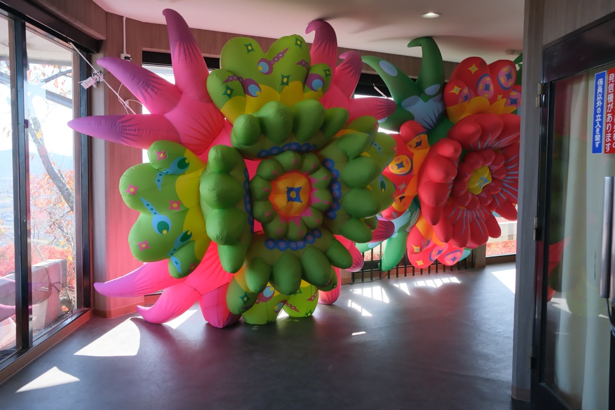 八幡山展望館の周逸喬の作品