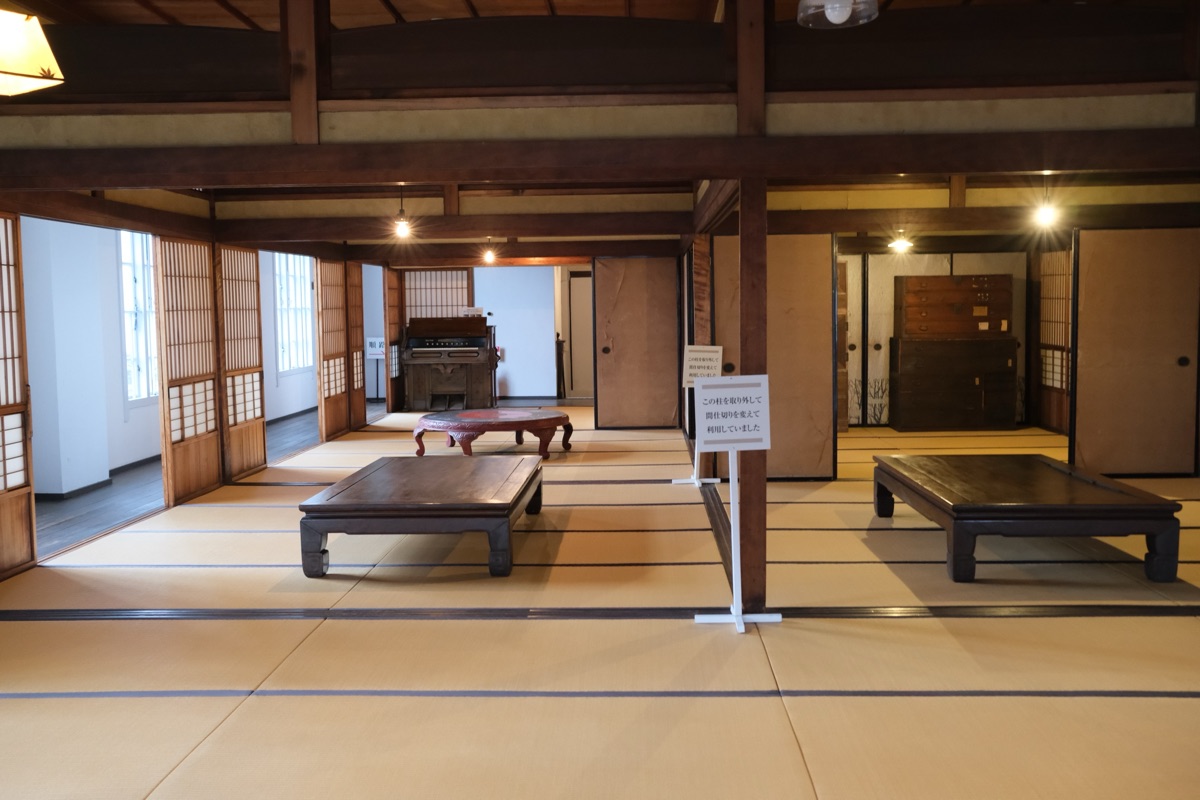 旧秋田商会ビルの和室