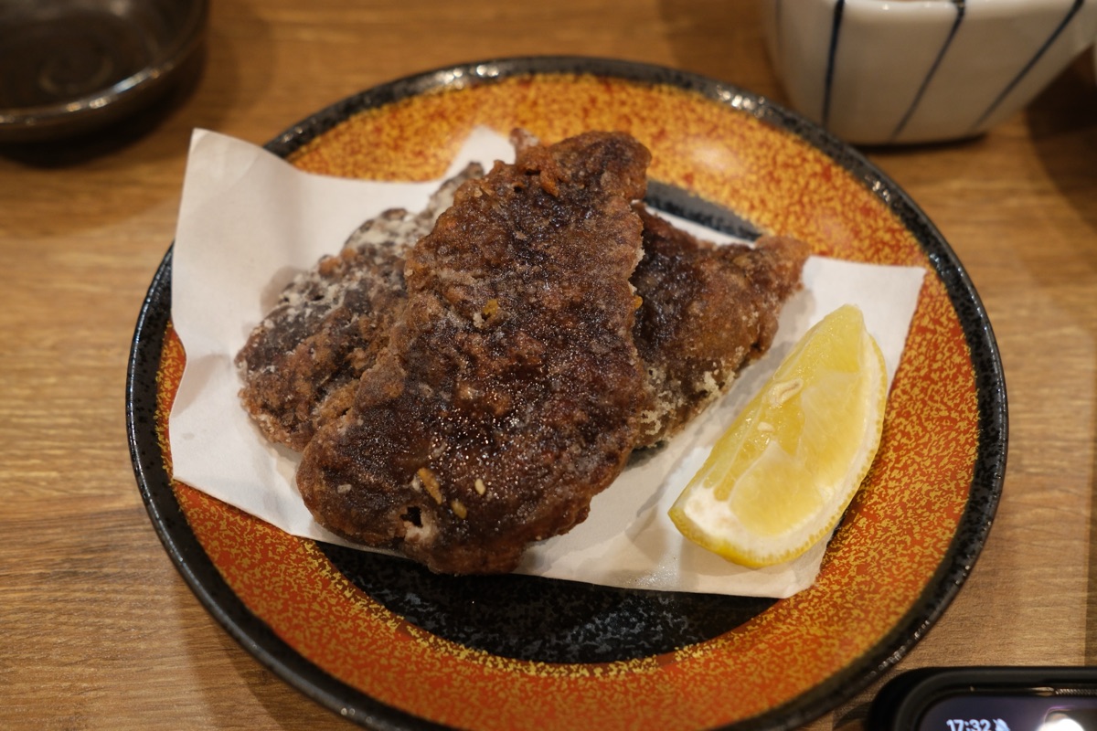 とりかわ竹乃屋 鯨の竜田揚げ