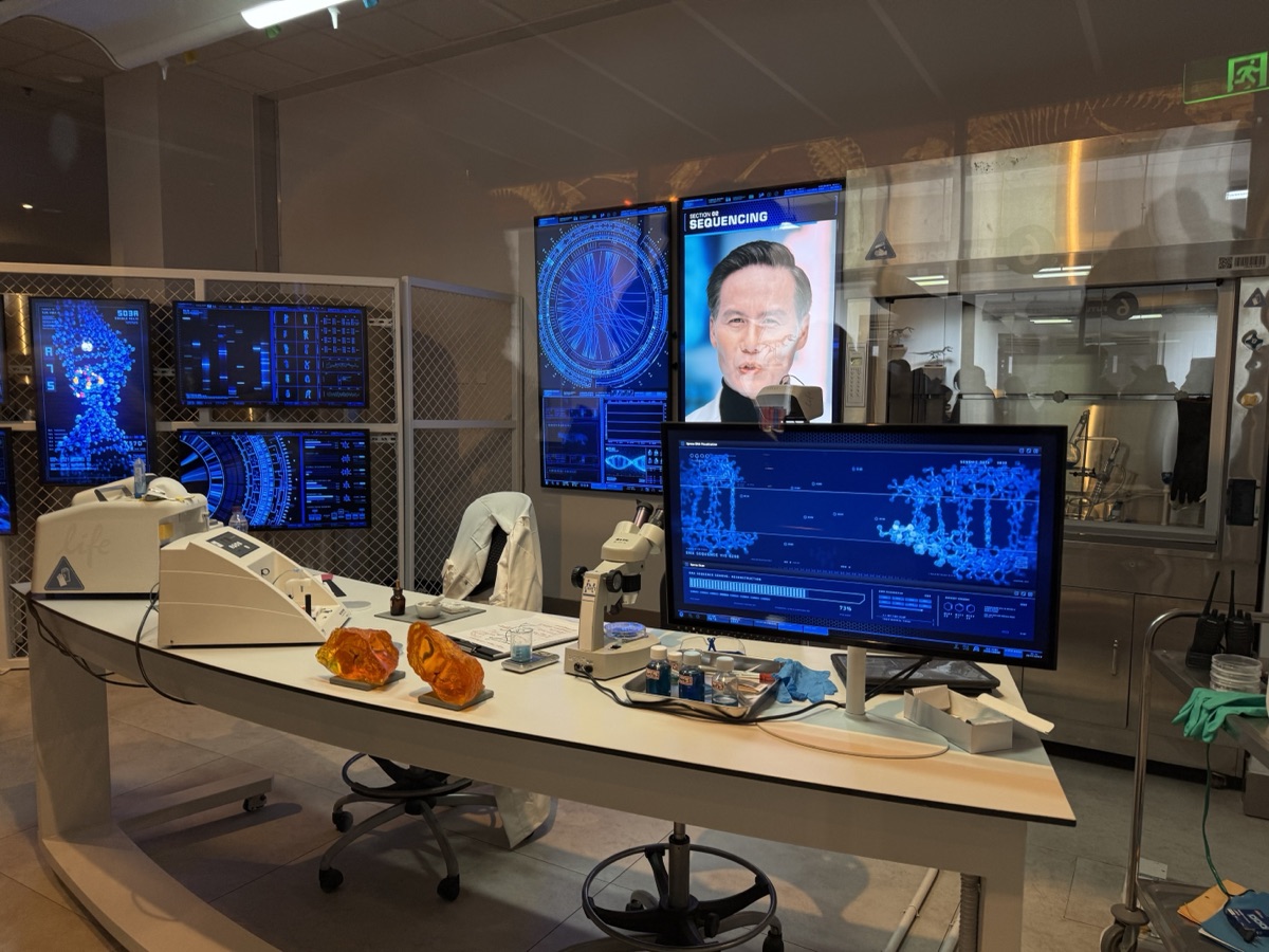 ジュラシック・ワールド・アドベンチャーの並び列の研究所