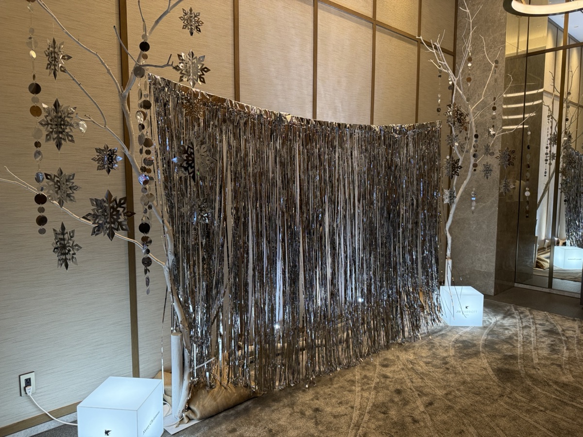 JWマリオット・ホテル奈良のエレベーター前にあったクリスマス装飾