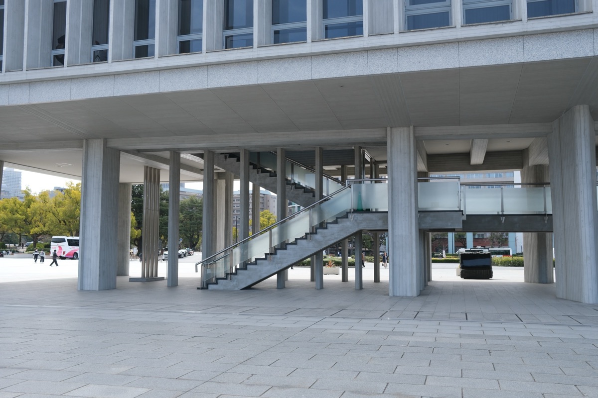 広島平和記念資料館の階段