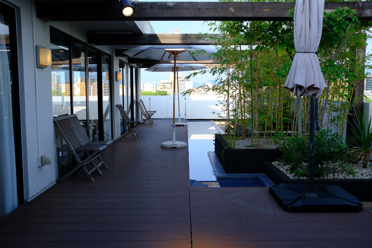 旅亭 松屋本館 Suizenjiの最上階のテラス
