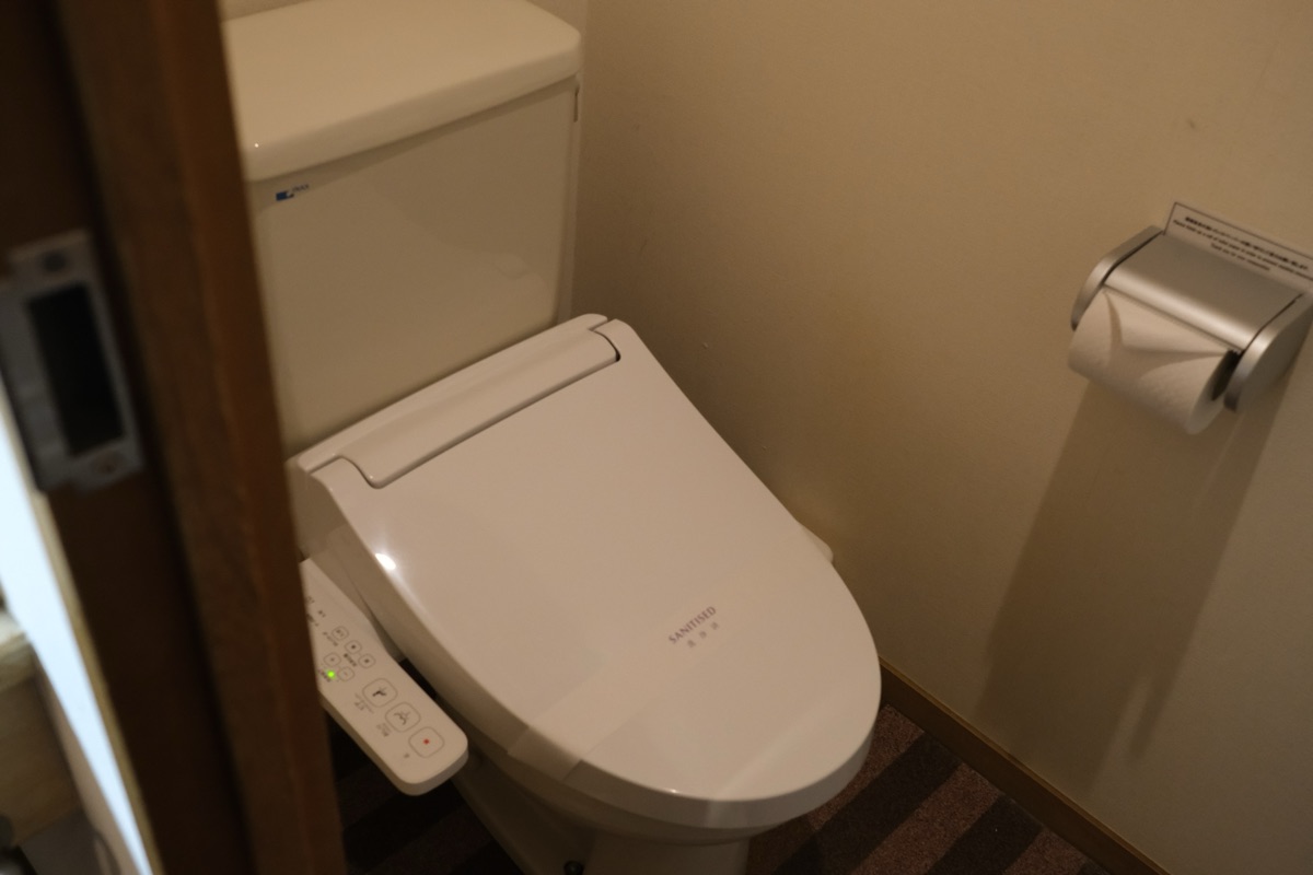 宮島ホテルまことの部屋のトイレ