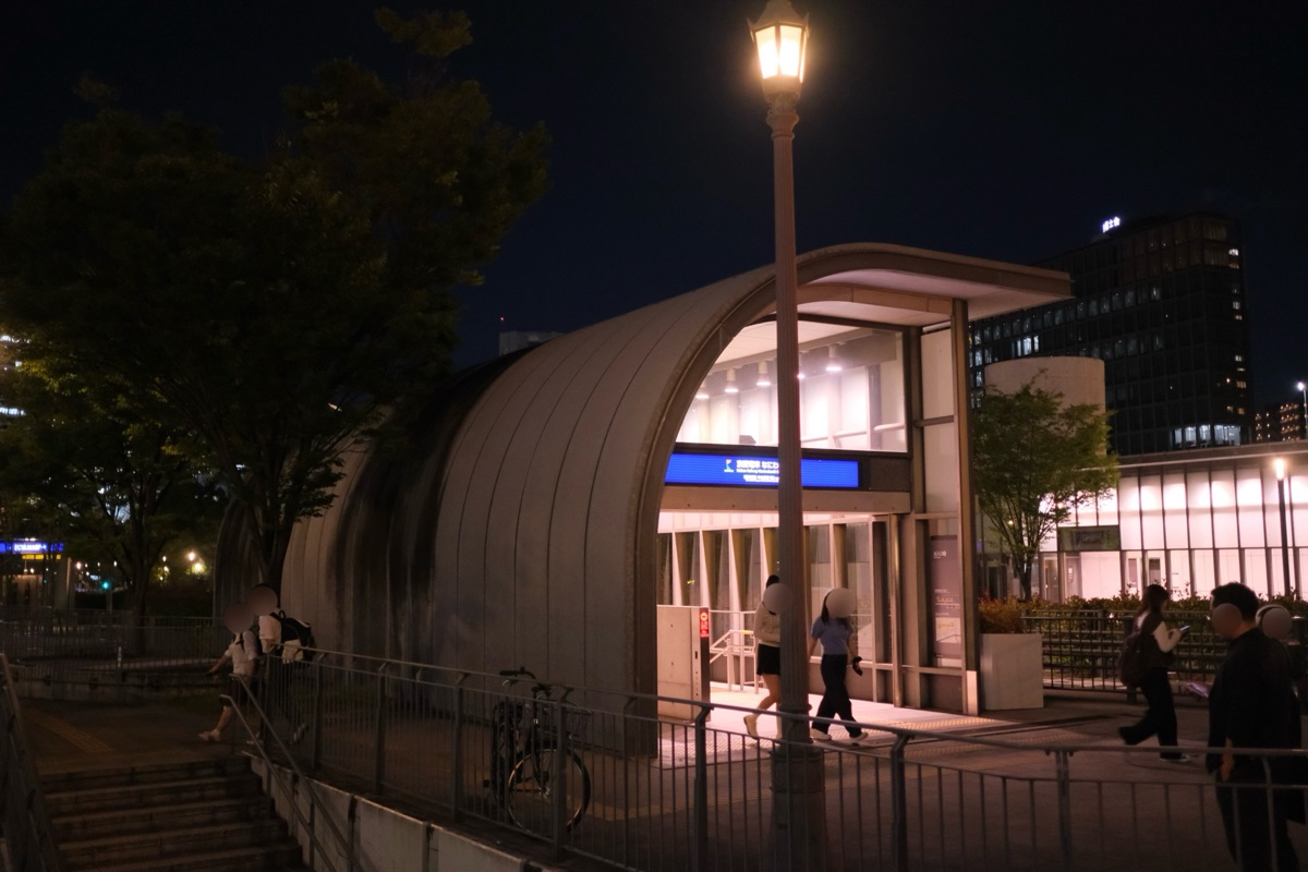 なにわ橋駅の入り口