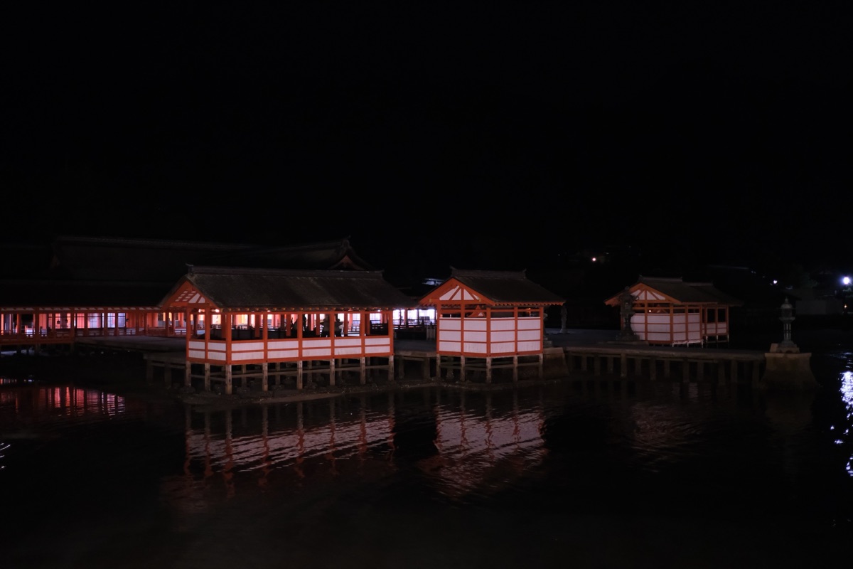 夜の嚴島神社