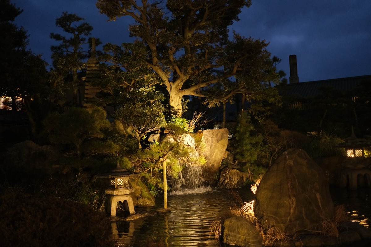 グランディア芳泉の中庭