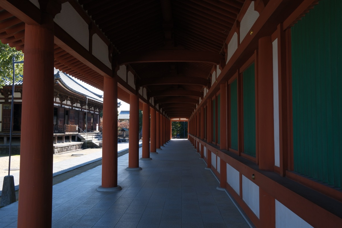 薬師寺の廊下